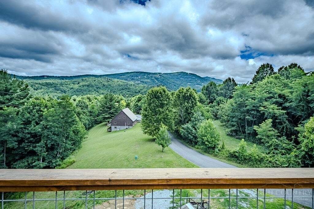 House in Elk Park, North Carolina, United States 5 - 18551097