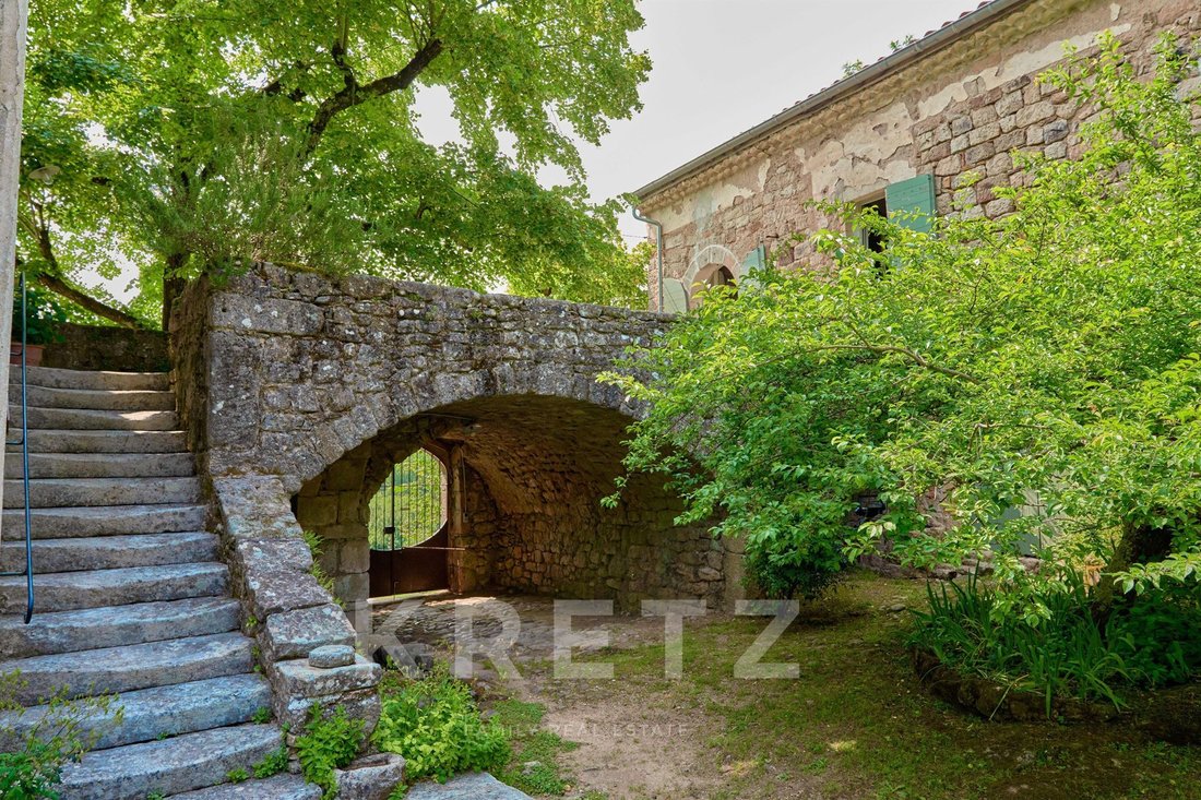Estate in Chassiers, Auvergne-Rhône-Alpes, France 5 - 18553383