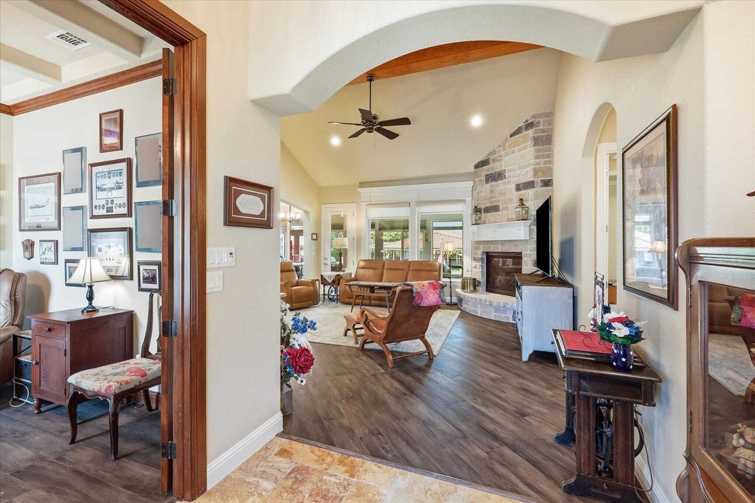 House in Granbury, Texas, United States 5 - 18554113