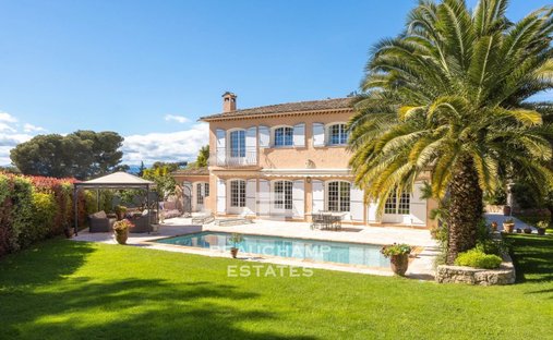 Villa in Vieux Cannet, Le Cannet, France 1