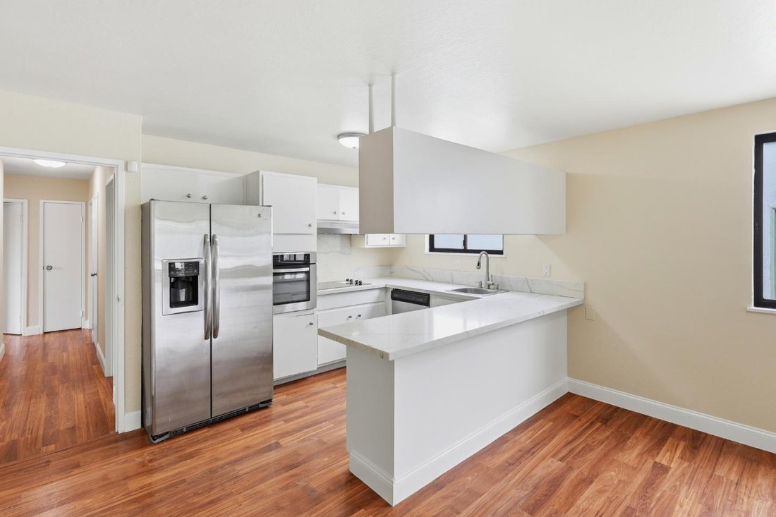 House in Colma, California, United States 4 - 18551633