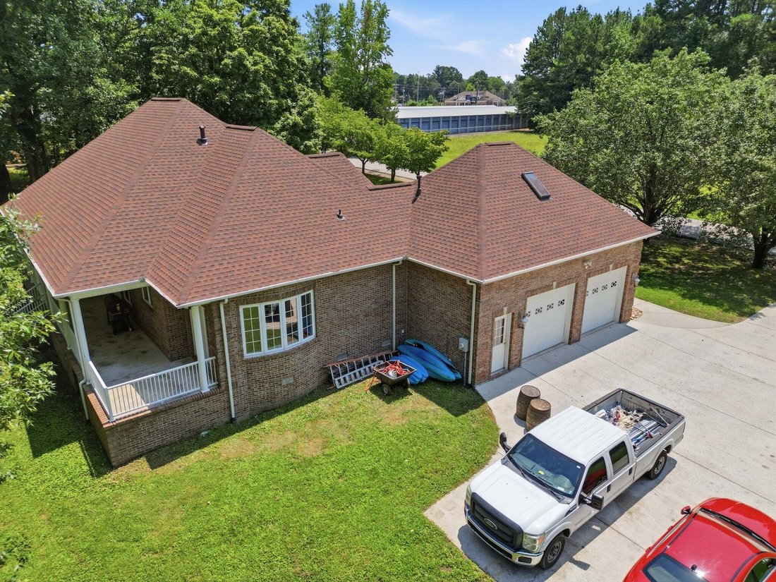 House in Manchester, Tennessee, United States 5 - 18552104