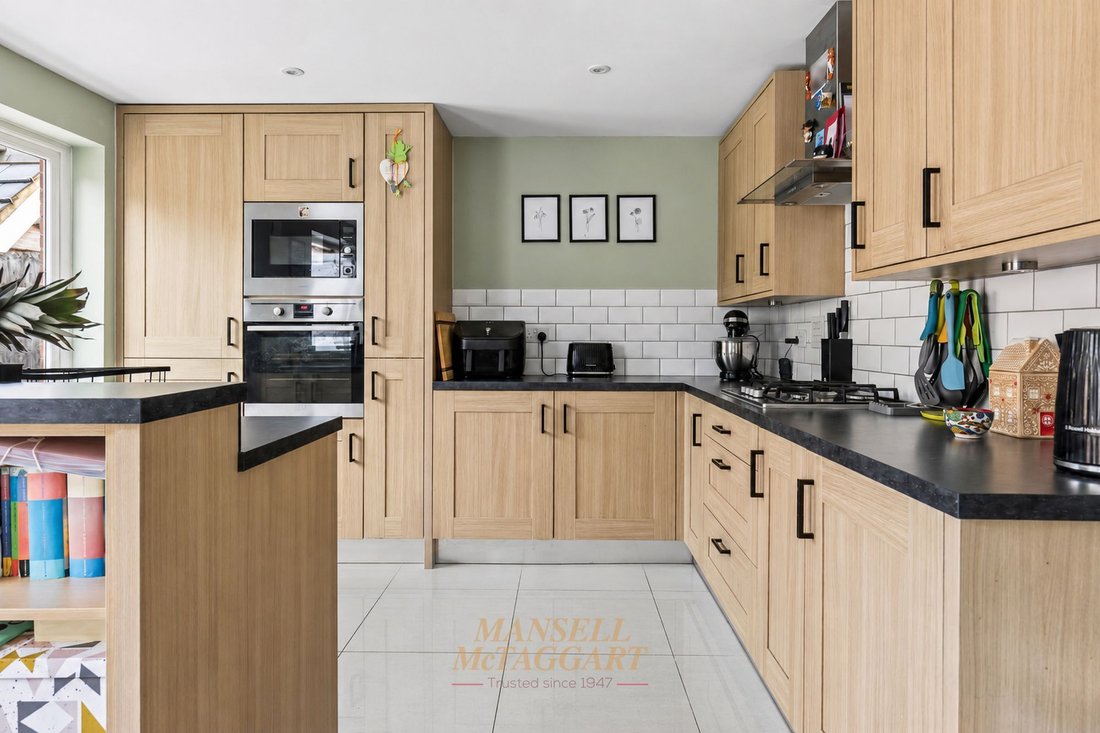 House in Crawley Down (Worth), Crawley Down, England 2 - 18549538