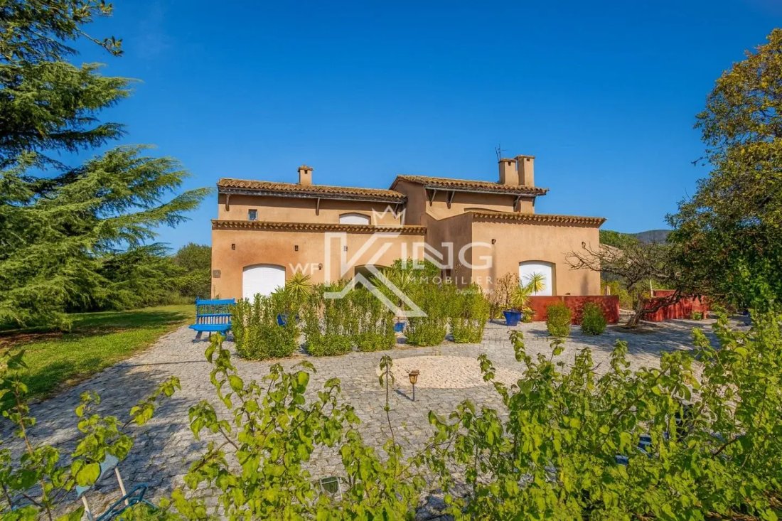 Estate in Nartelle-Noyer-Bellevue-bd des Sardinaux, Sainte-Maxime, France 2 - 16898600
