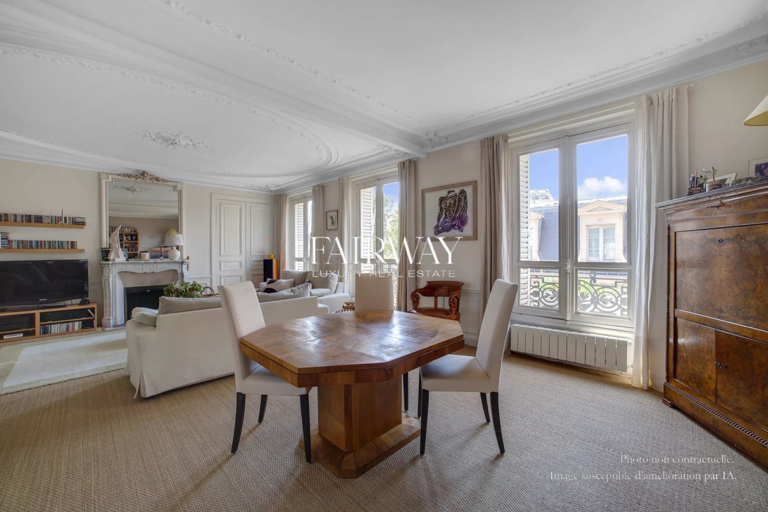 Apartment in Clichy-Trinité, Paris 9e Arrondissement, Paris 2 - 18549401