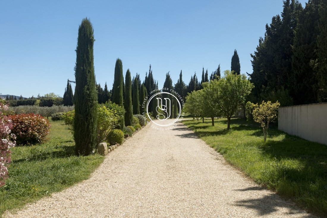 Villa in Saint-Rémy-de-Provence, Provence-Alpes-Côte d'Azur, France 2 - 18549635