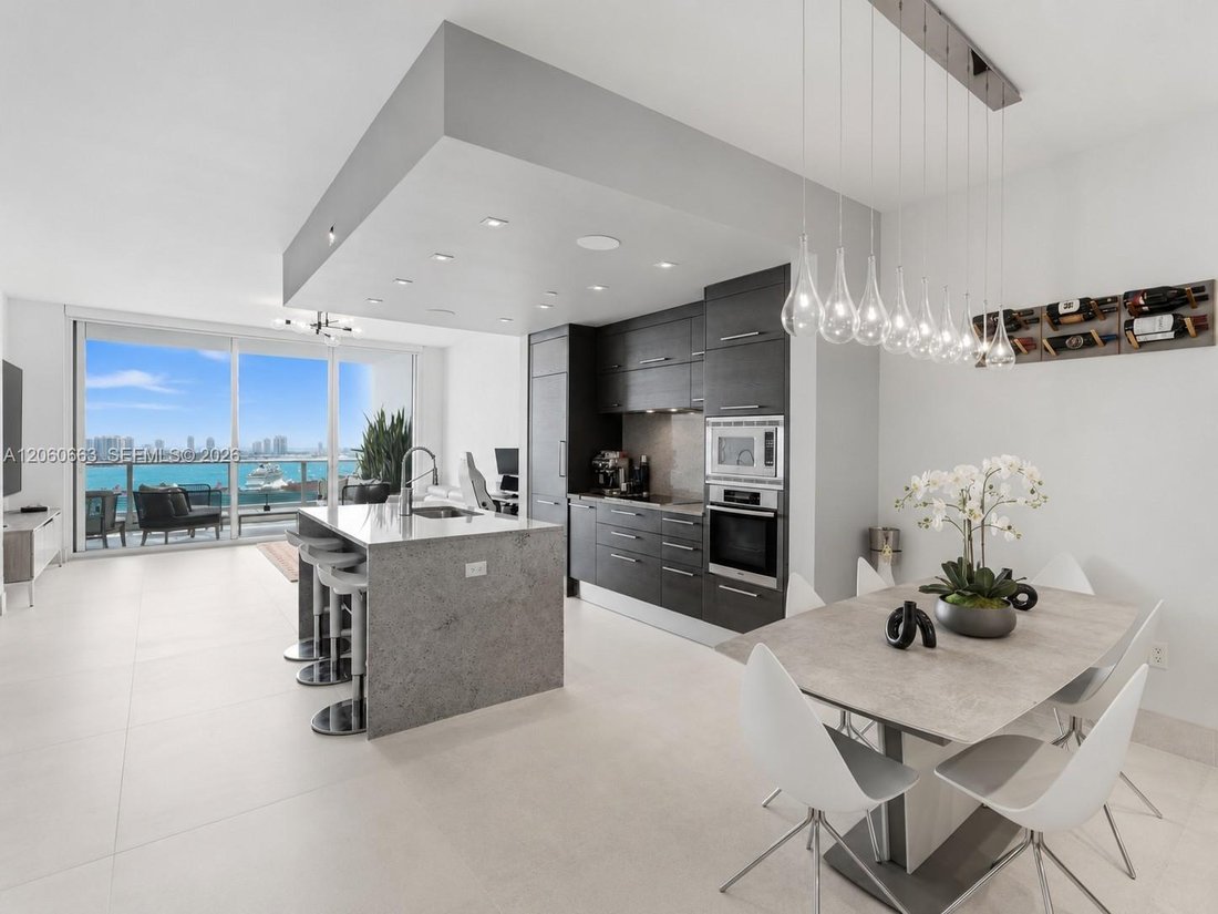 Condo in Miami, Florida, United States 1 - 18553060