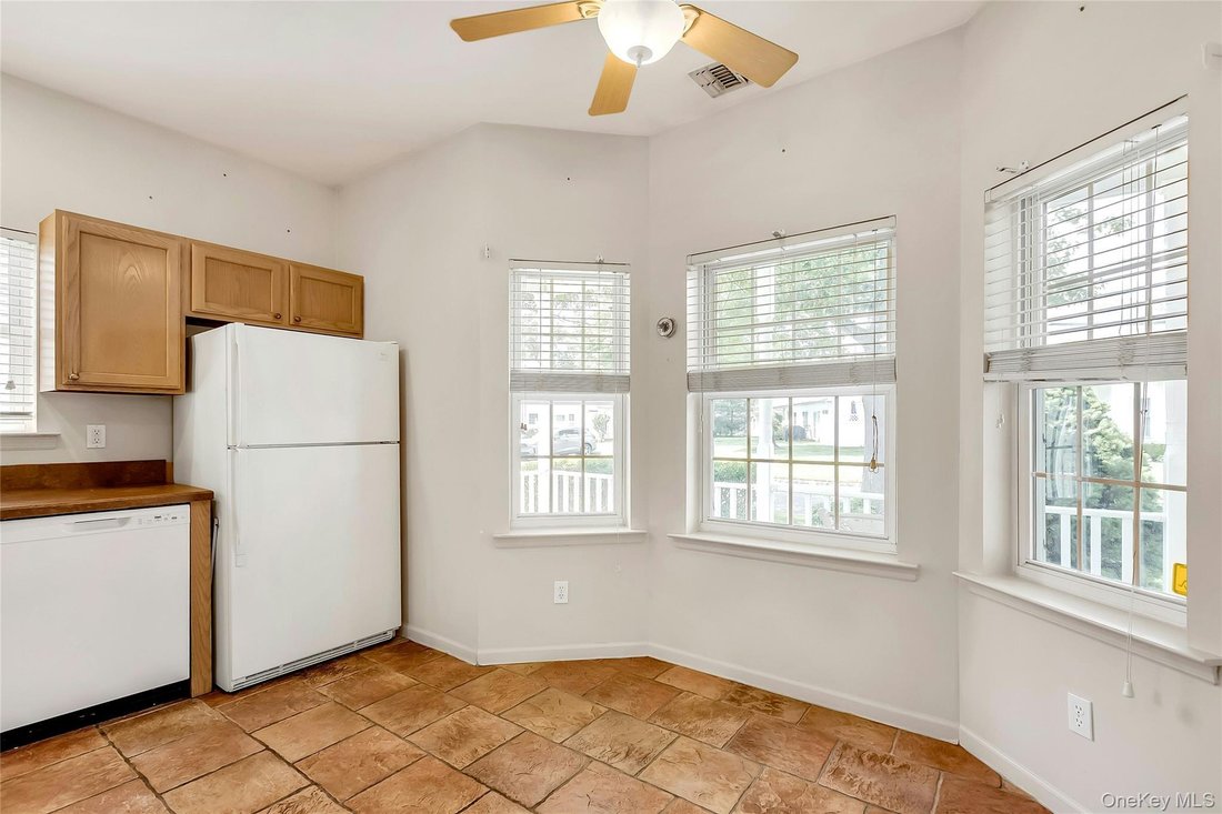 Condo in Blue Point, New York, United States 5 - 18535988