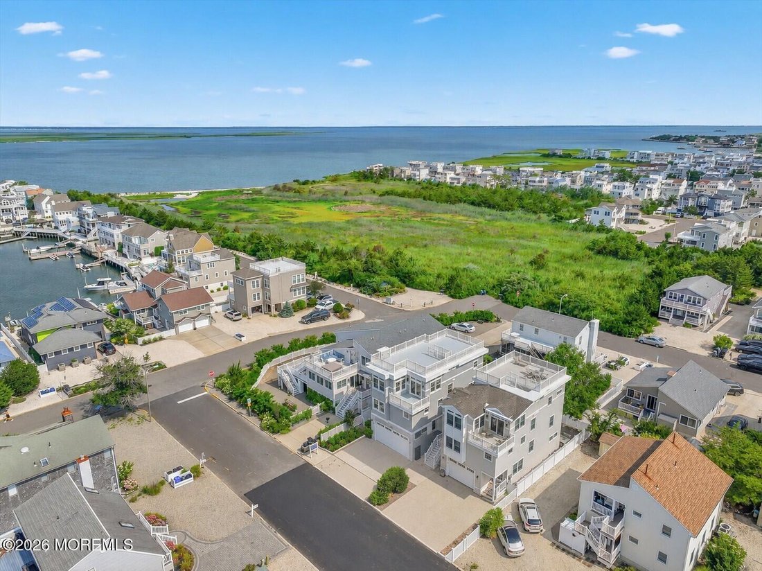 Condo in Ship Bottom, New Jersey, United States 3 - 18548043