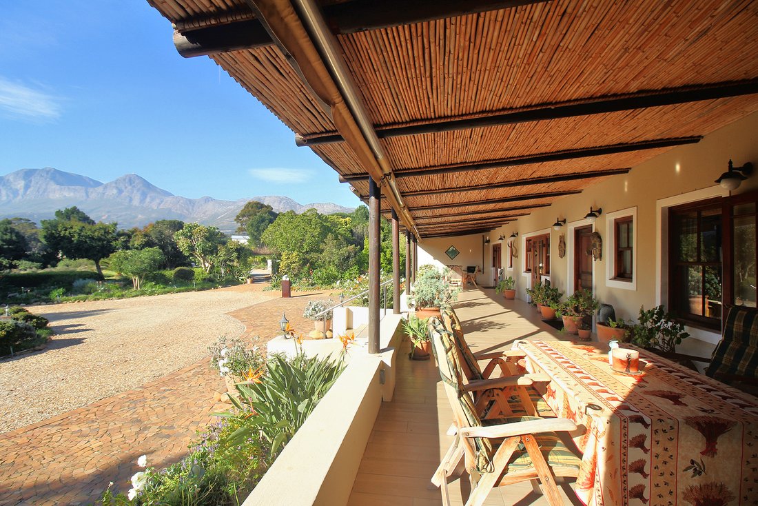 House in Sir Lowry's Pass, Helderberg, Cape Town 2 - 18548350