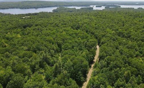 Land in Raymond, Maine, United States 1