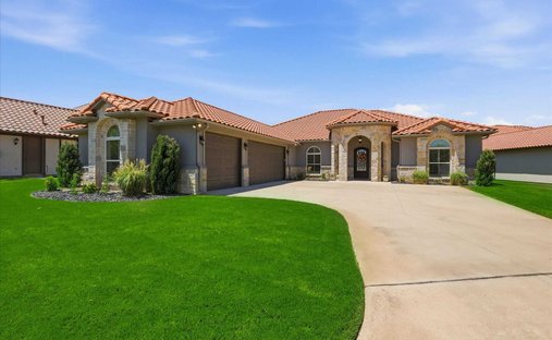 House in Granbury, Texas, United States 1