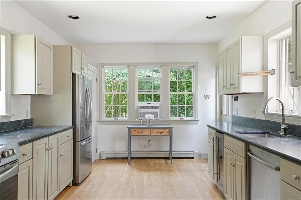 House in Hingham, Massachusetts, United States 2 - 18554193