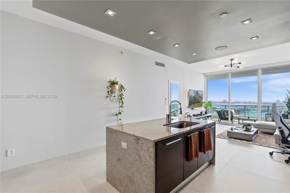 Condo in Miami, Florida, United States 5 - 18553060