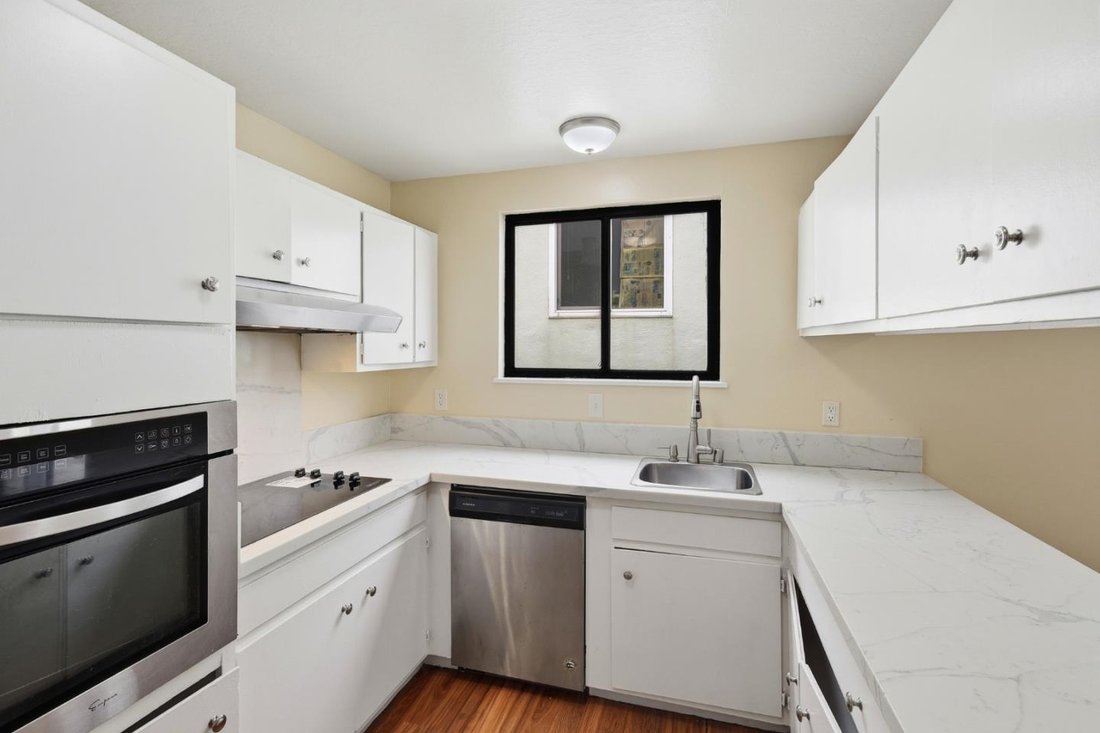 House in Colma, California, United States 3 - 18551633