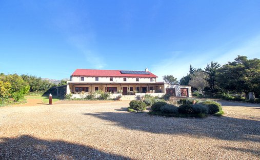 House in Sir Lowry's Pass, Helderberg, Cape Town 1