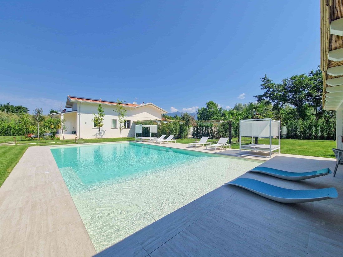 House in Caranna-Vaiana, Forte dei Marmi, Tuscany 1 - 18414444