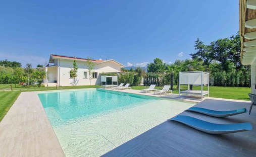 House in Caranna-Vaiana, Forte dei Marmi, Tuscany 1