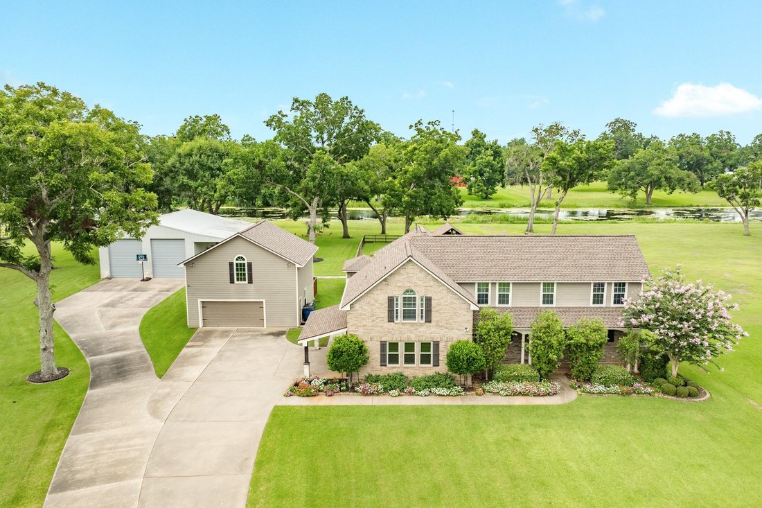 House in Angleton, Texas, United States 1 - 18552868