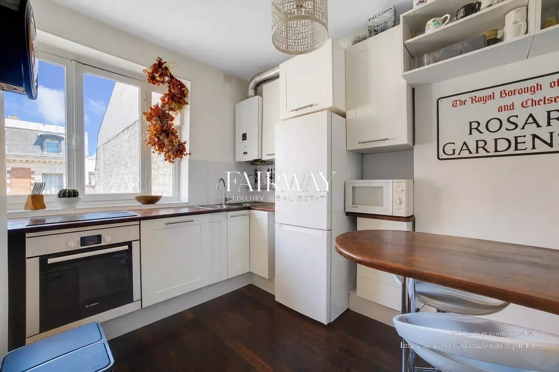 Apartment in Clichy-Trinité, Paris 9e Arrondissement, Paris 5 - 18549401