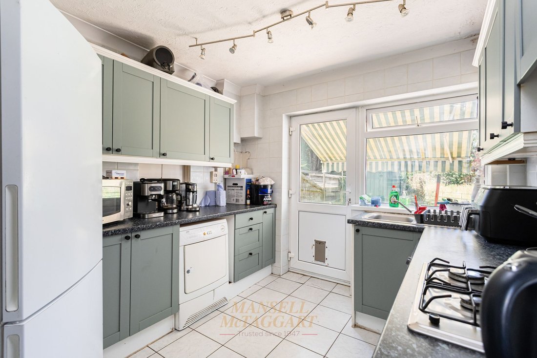 House in Horley, England 2 - 18549521
