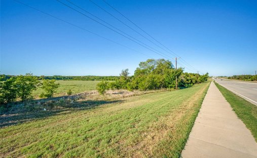 Land in Krum, Texas, United States 1