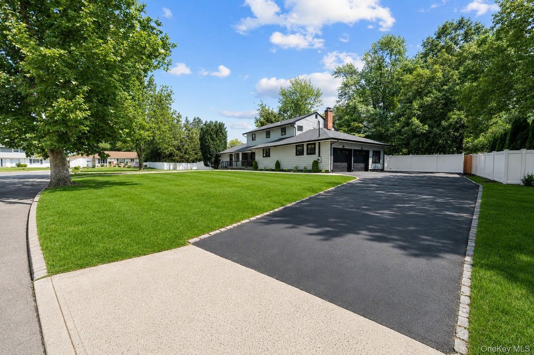 House in East Northport, New York, United States 2 - 18551171