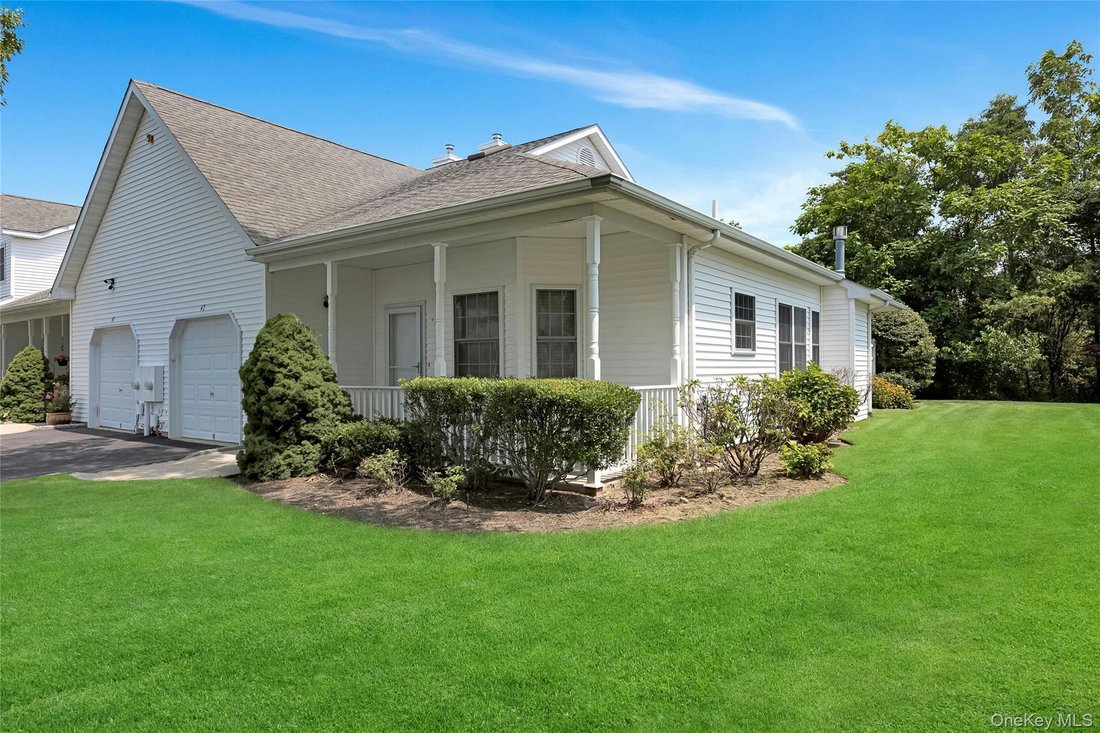 Condo in Blue Point, New York, United States 2 - 18535988