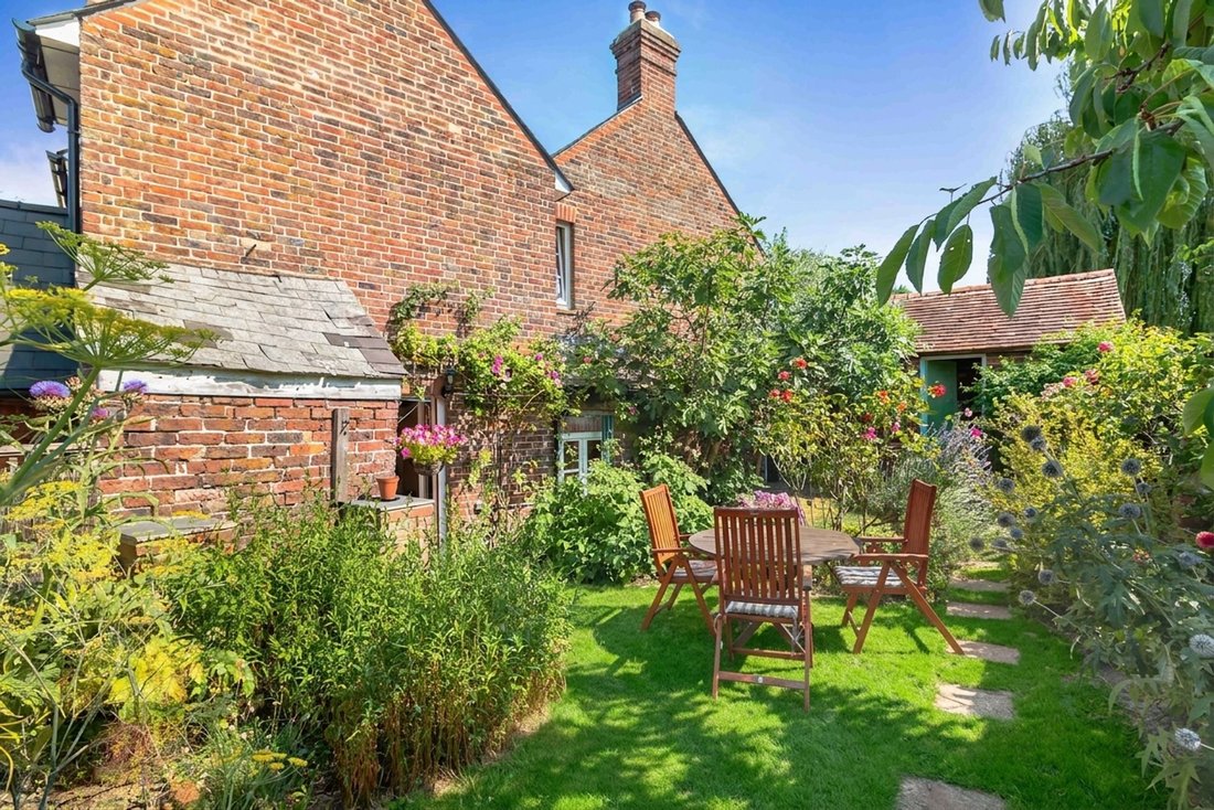 House in Ridgewood, Uckfield, England 1 - 17828902
