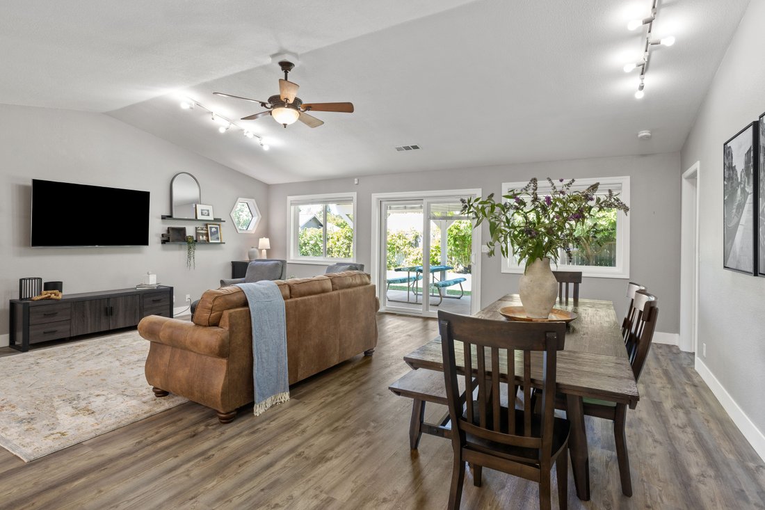 House in Redding, California, United States 5 - 18549908