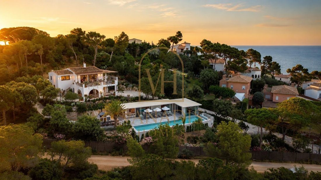 Chalet in Calella de Palafrugell, Palafrugell, Catalonia 1 - 18553236