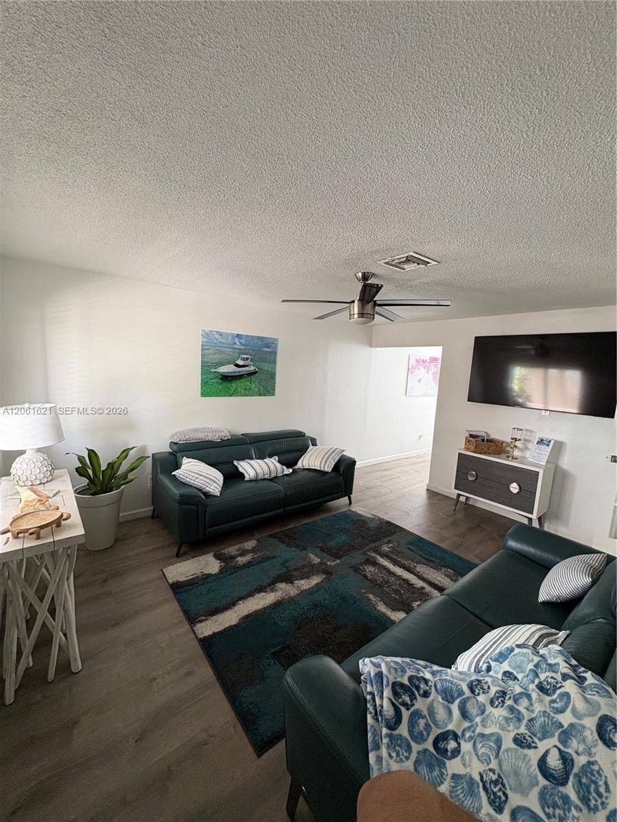 Miami, Florida, United States 1 - 18553083