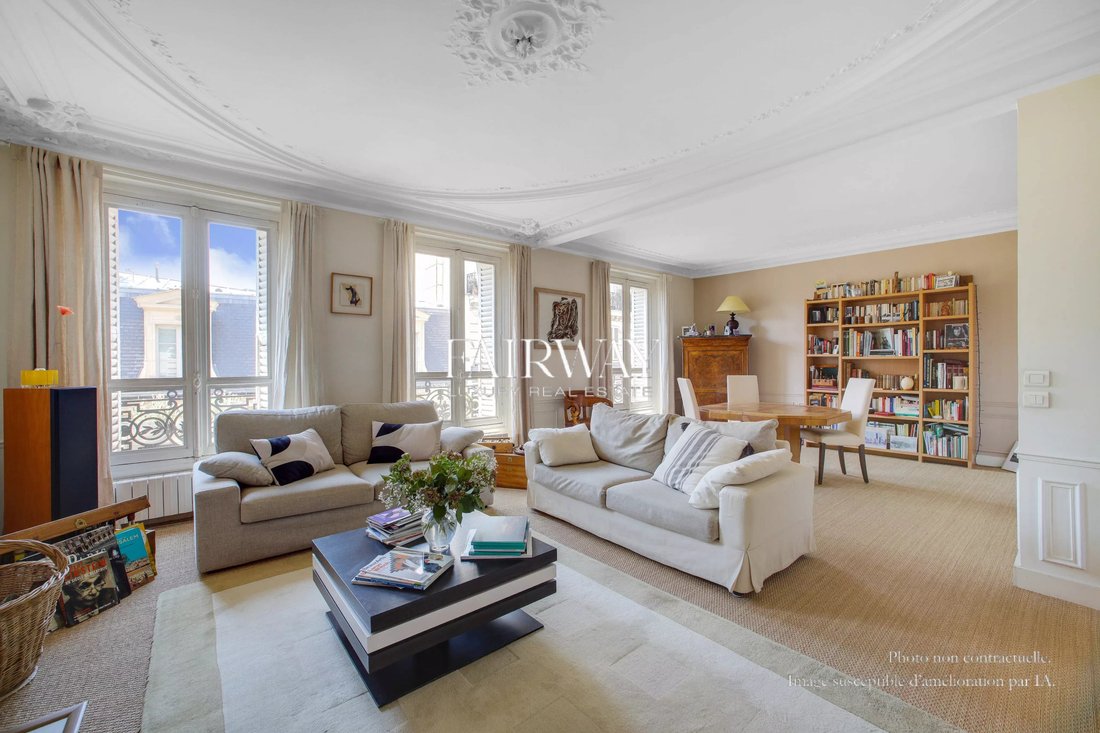 Apartment in Clichy-Trinité, Paris 9e Arrondissement, Paris 1 - 18549401