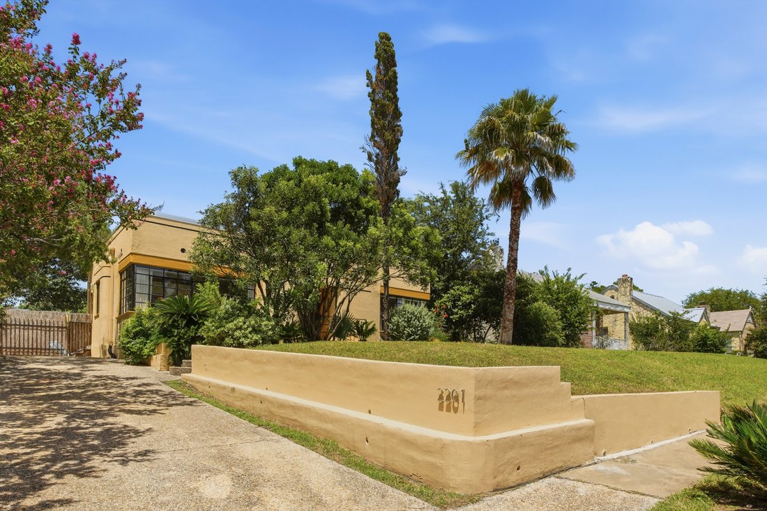 House in San Antonio, Texas, United States 1 - 18549903