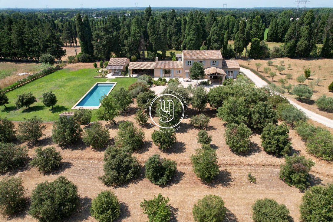Villa in Eygalières, Provence-Alpes-Côte d'Azur, France 1 - 18549715