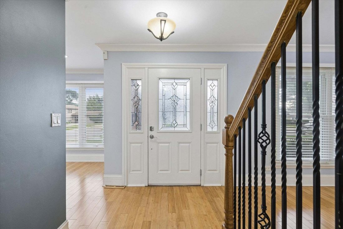 House in Mount Prospect, Illinois, United States 2 - 18552606