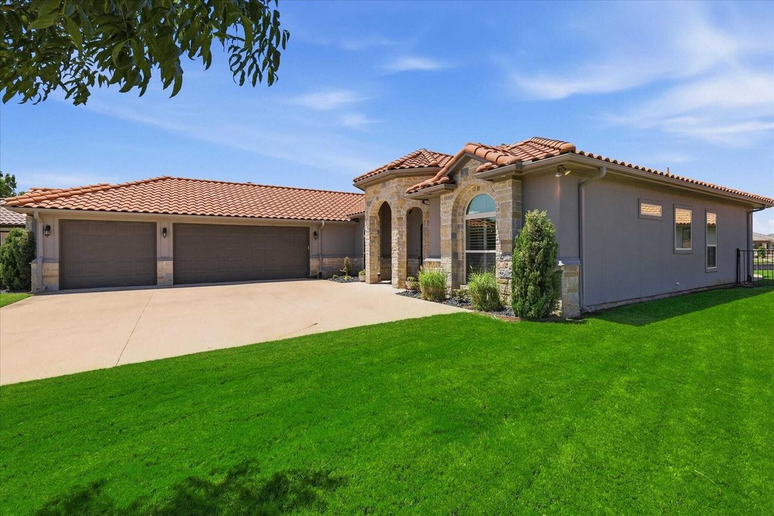 House in Granbury, Texas, United States 2 - 18554113