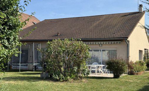 House in Villepreux, Ile-de-France, France 1