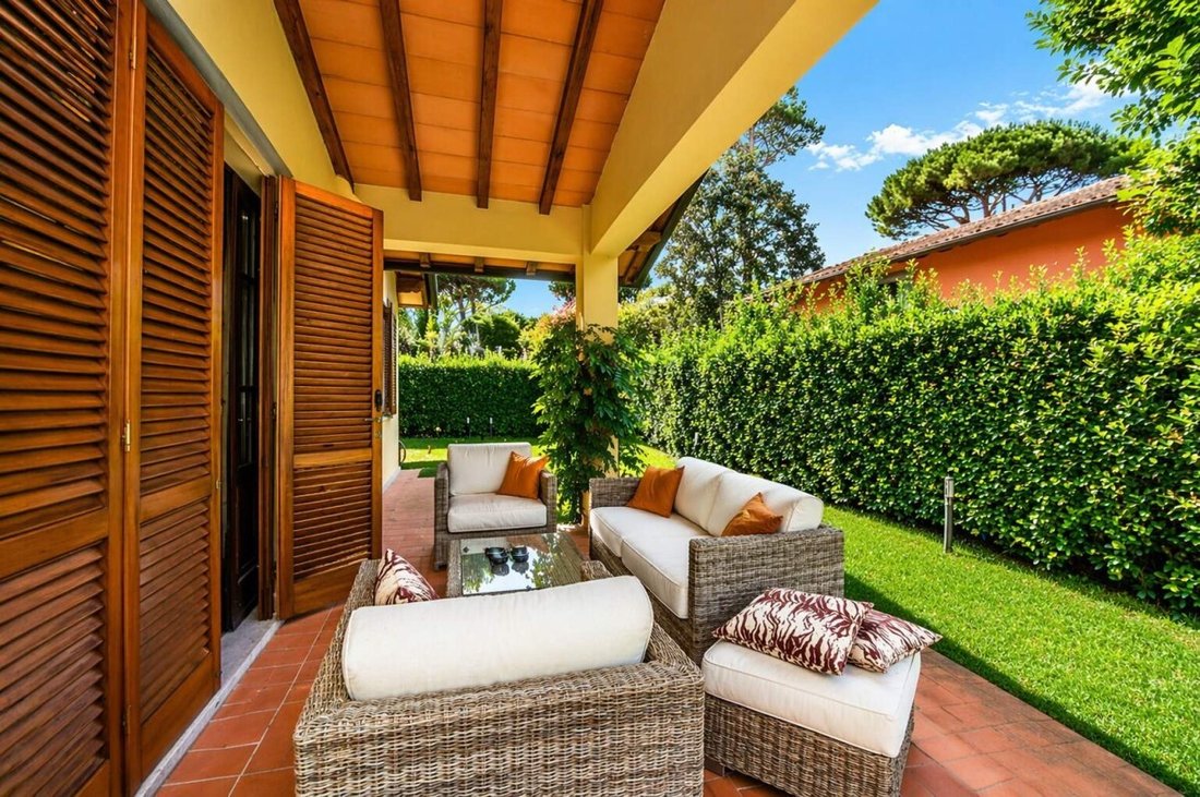 House in Pietrasanta, Tuscany, Italy 4 - 17696089