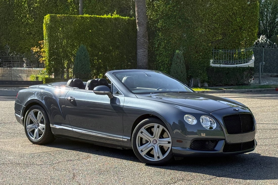 Cabriolet in West Hollywood, CA, United States 3 - 18550014