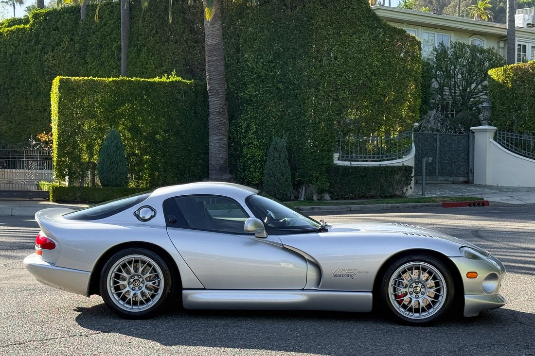 Coupe in West Hollywood, CA, United States 4 - 18550034