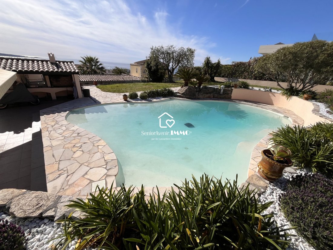 Villa in Centre, Vallauris, France 1 - 18012210