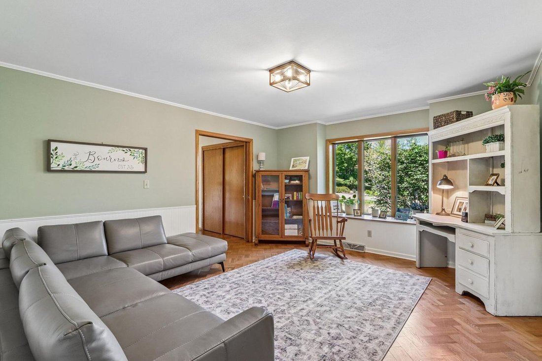 House in Waukesha, Wisconsin, United States 5 - 18554537