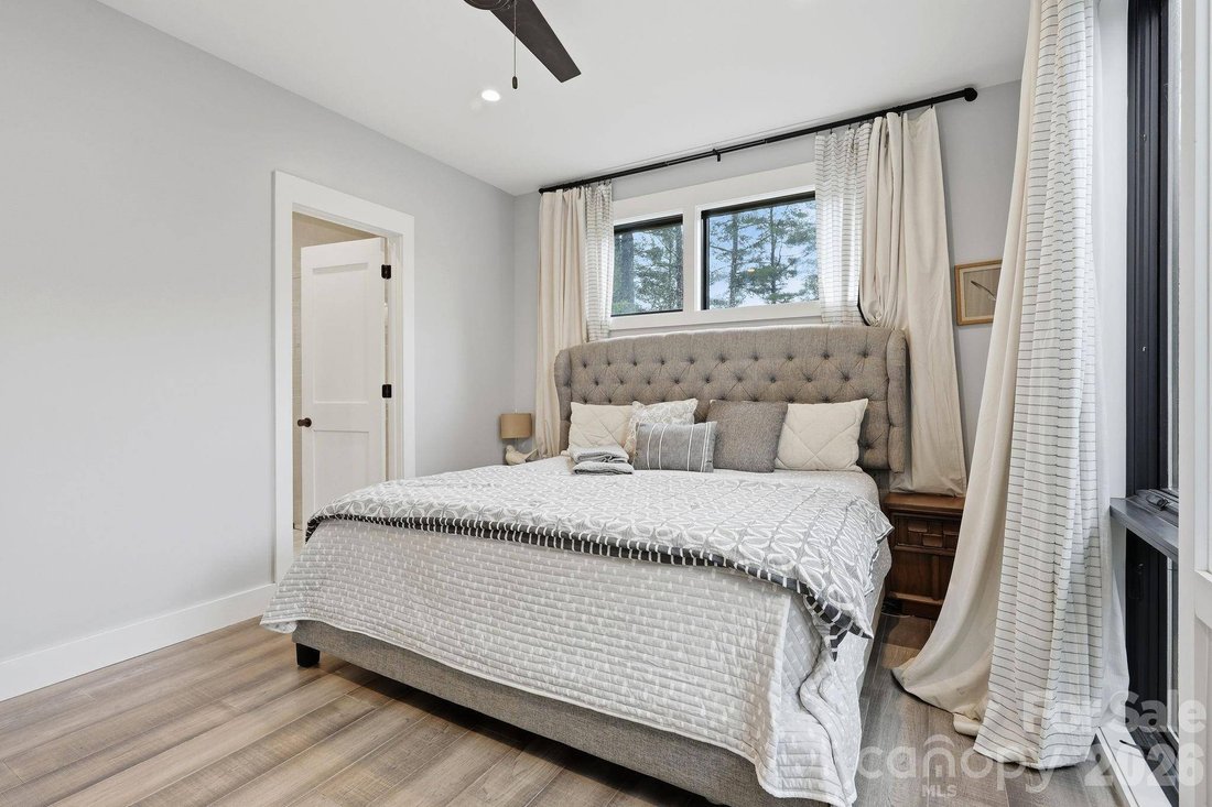House in Asheville, North Carolina, United States 5 - 18554447