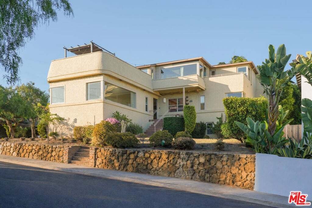 San Diego, California, United States 1 - 18554481