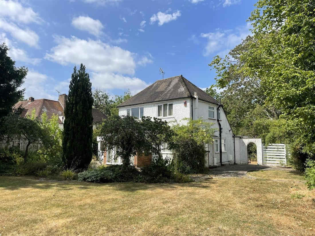 House in Great Bookham, England 1 - 18510964