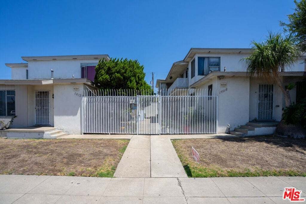 Inglewood, California, United States 1 - 18554480