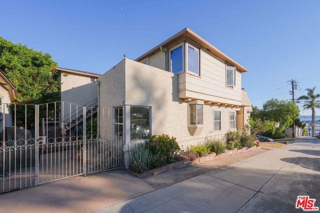 San Diego, California, United States 4 - 18554481