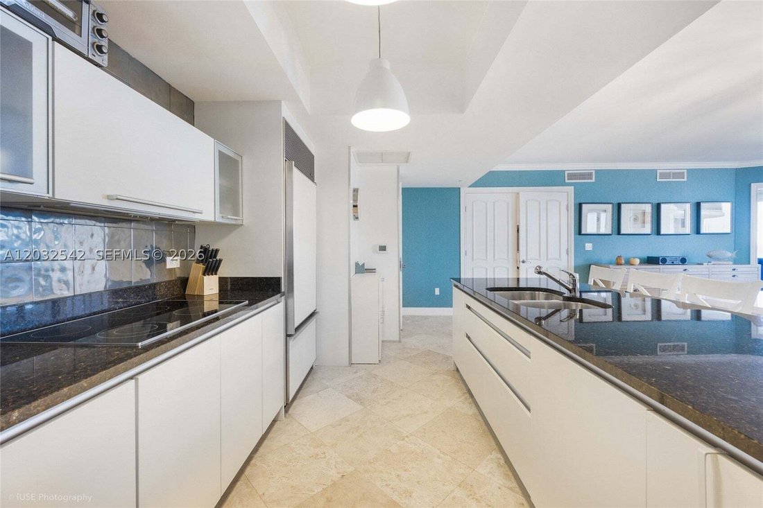 Condo in Sunny Isles Beach, Florida, United States 5 - 18108948