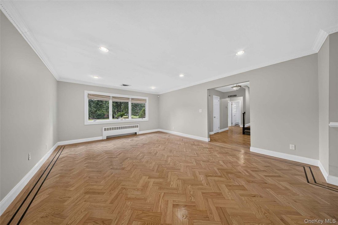 House in Garden City, New York, United States 5 - 18554661